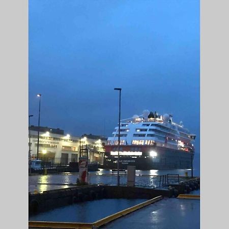 Line I Smauet Lägenhet Bergen Exteriör bild