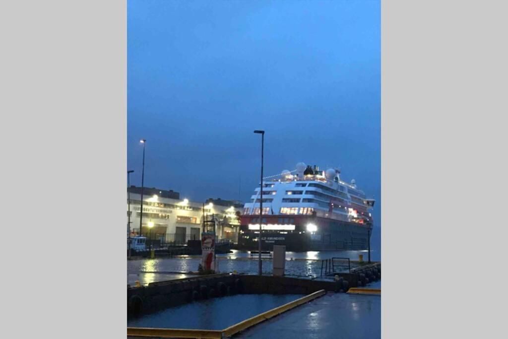 Line I Smauet Lägenhet Bergen Exteriör bild